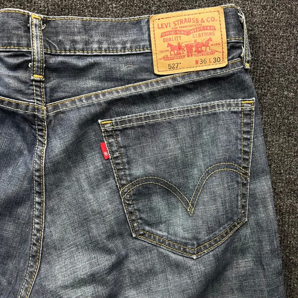Levis levi 527